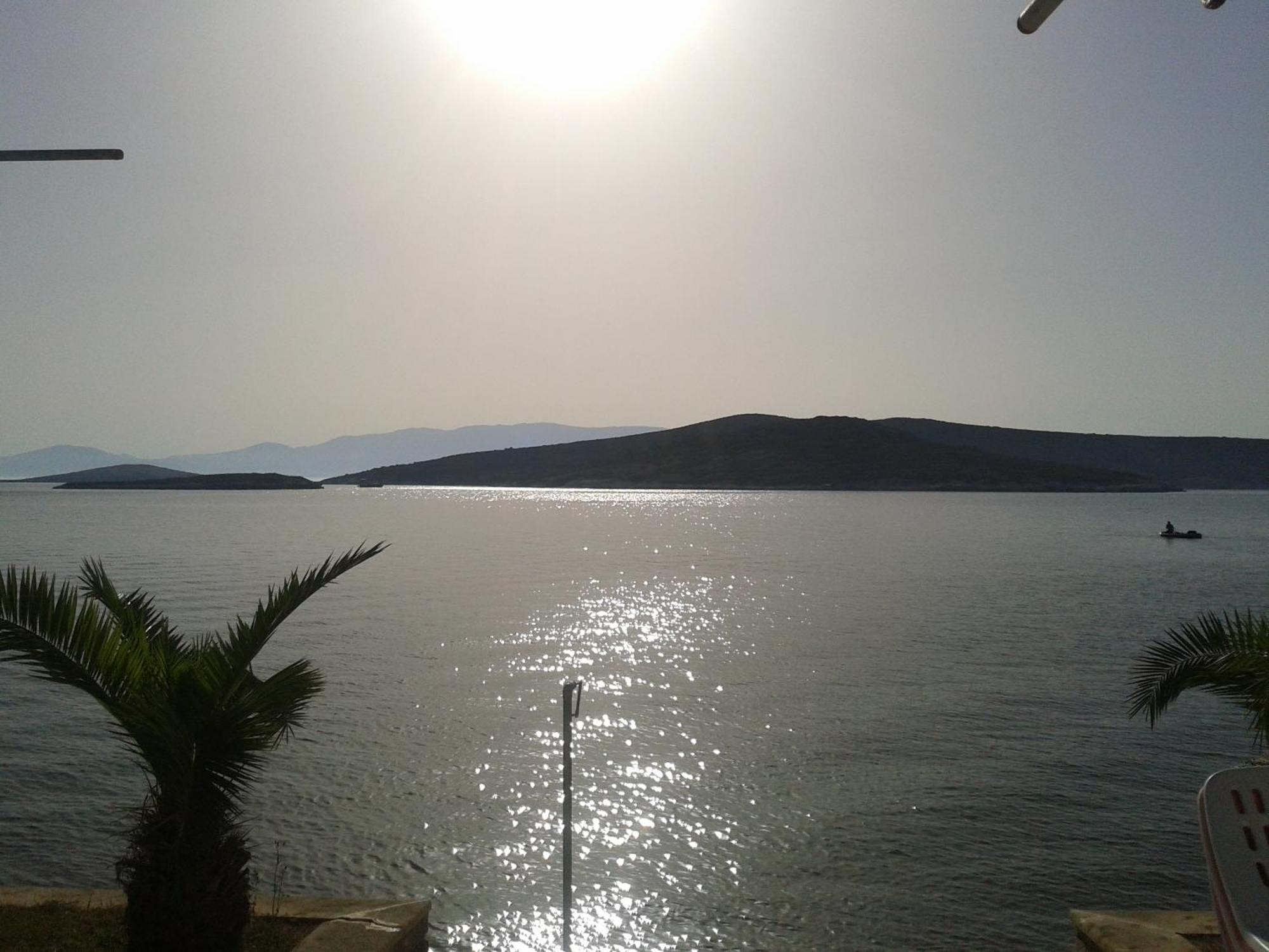 Teras Motel Foça Eksteriør bilde