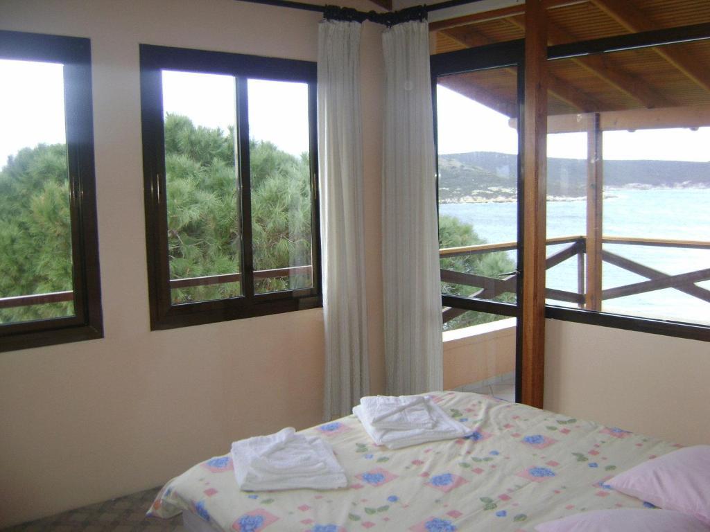 Teras Motel Foça Eksteriør bilde
